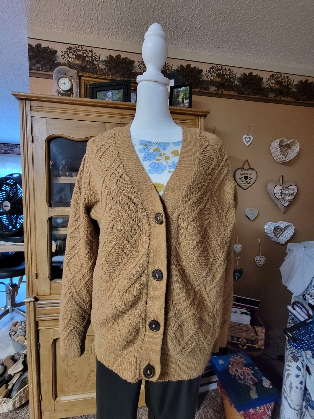 Textured V-Neck Button-Front Cardigan in Camel M